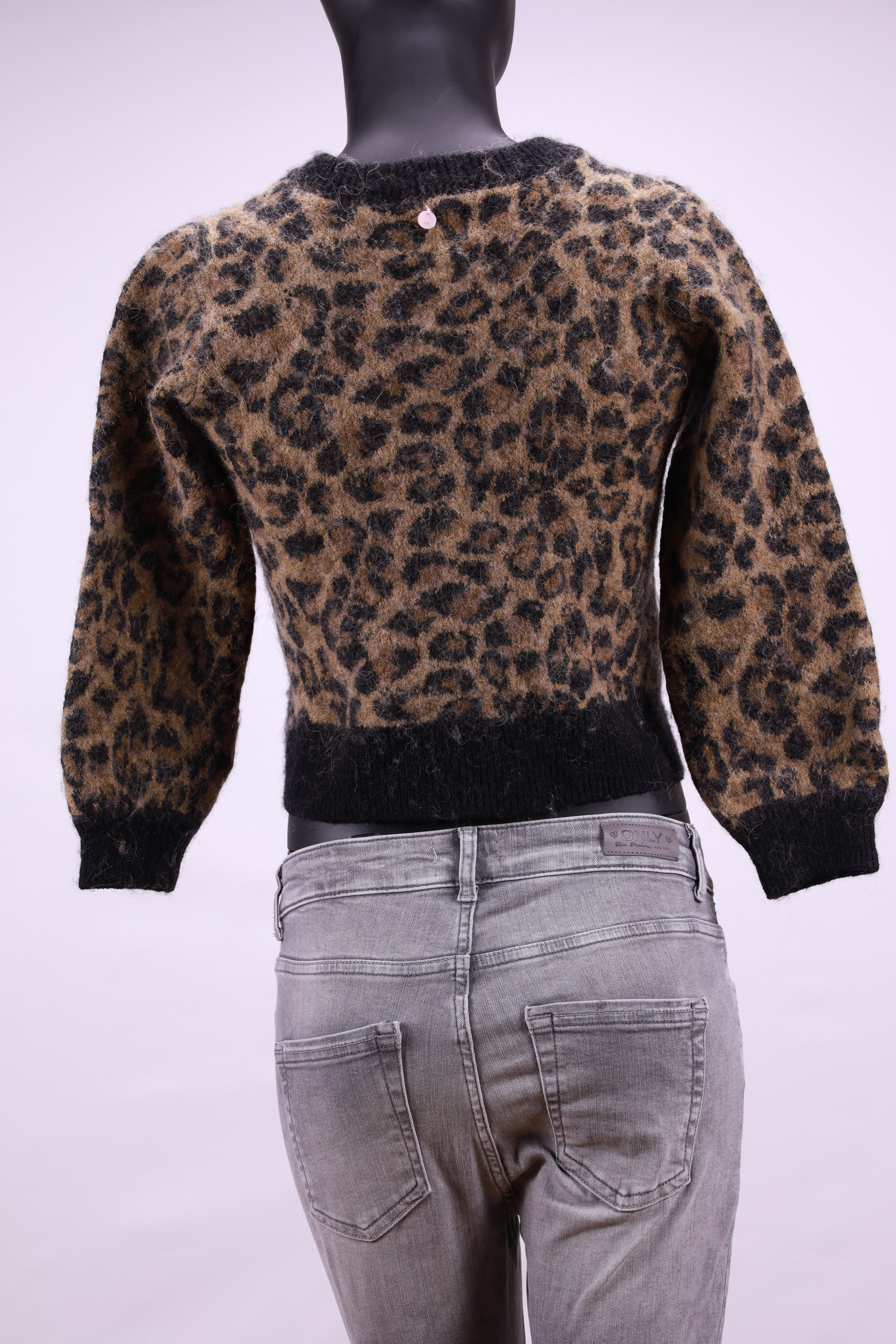 Пуловер Numph