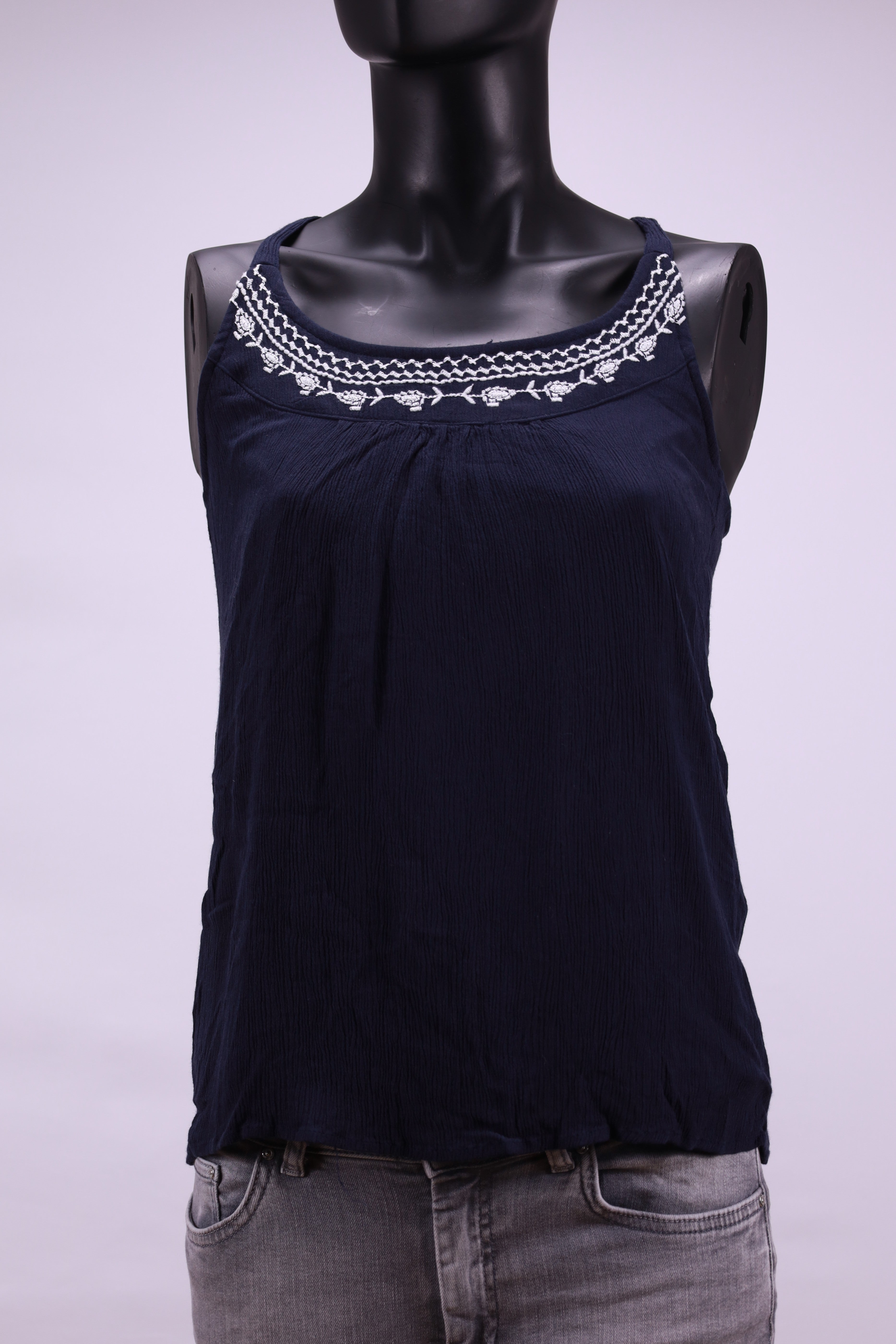 Топ с бродерия Only