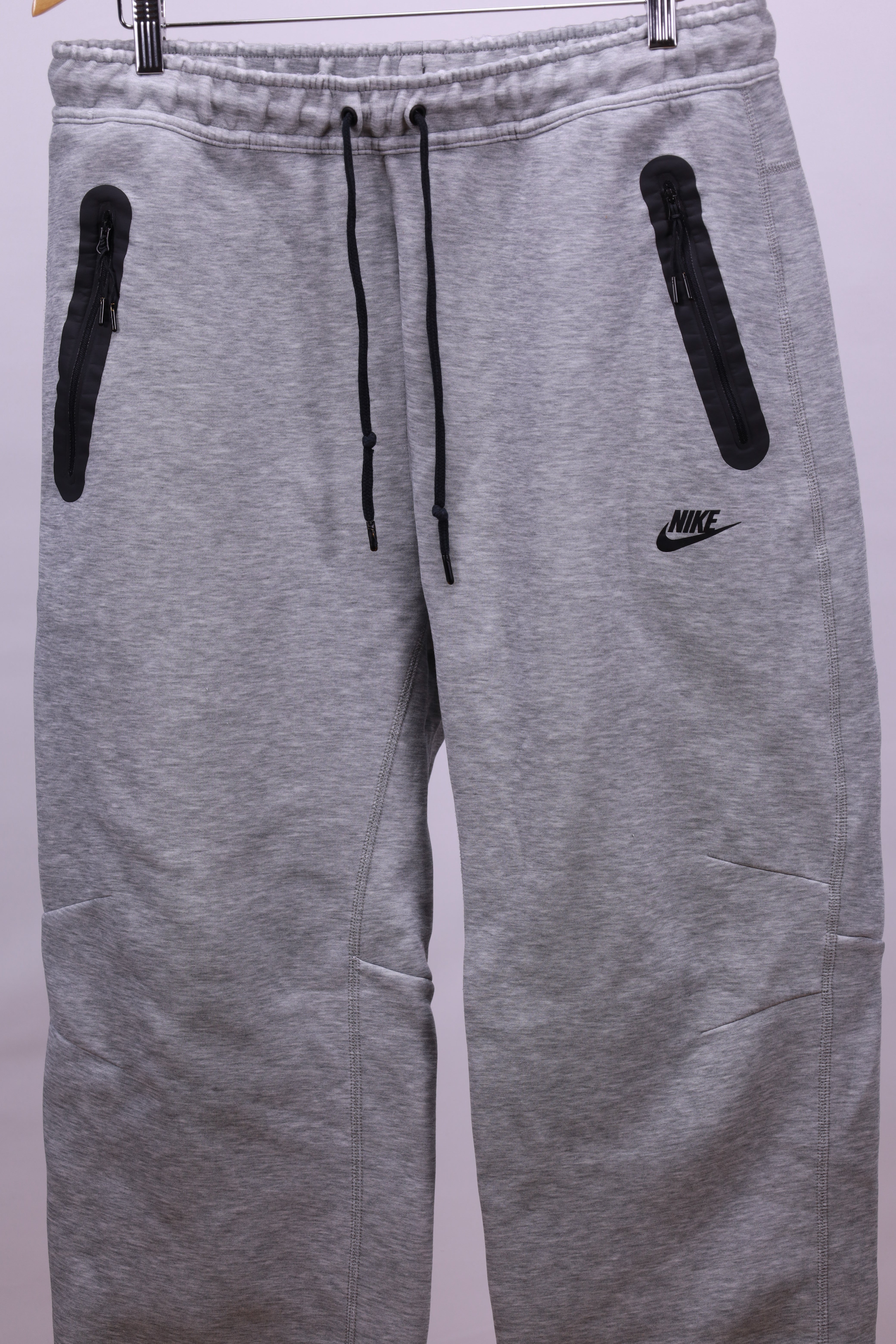 Сиво долнище Nike