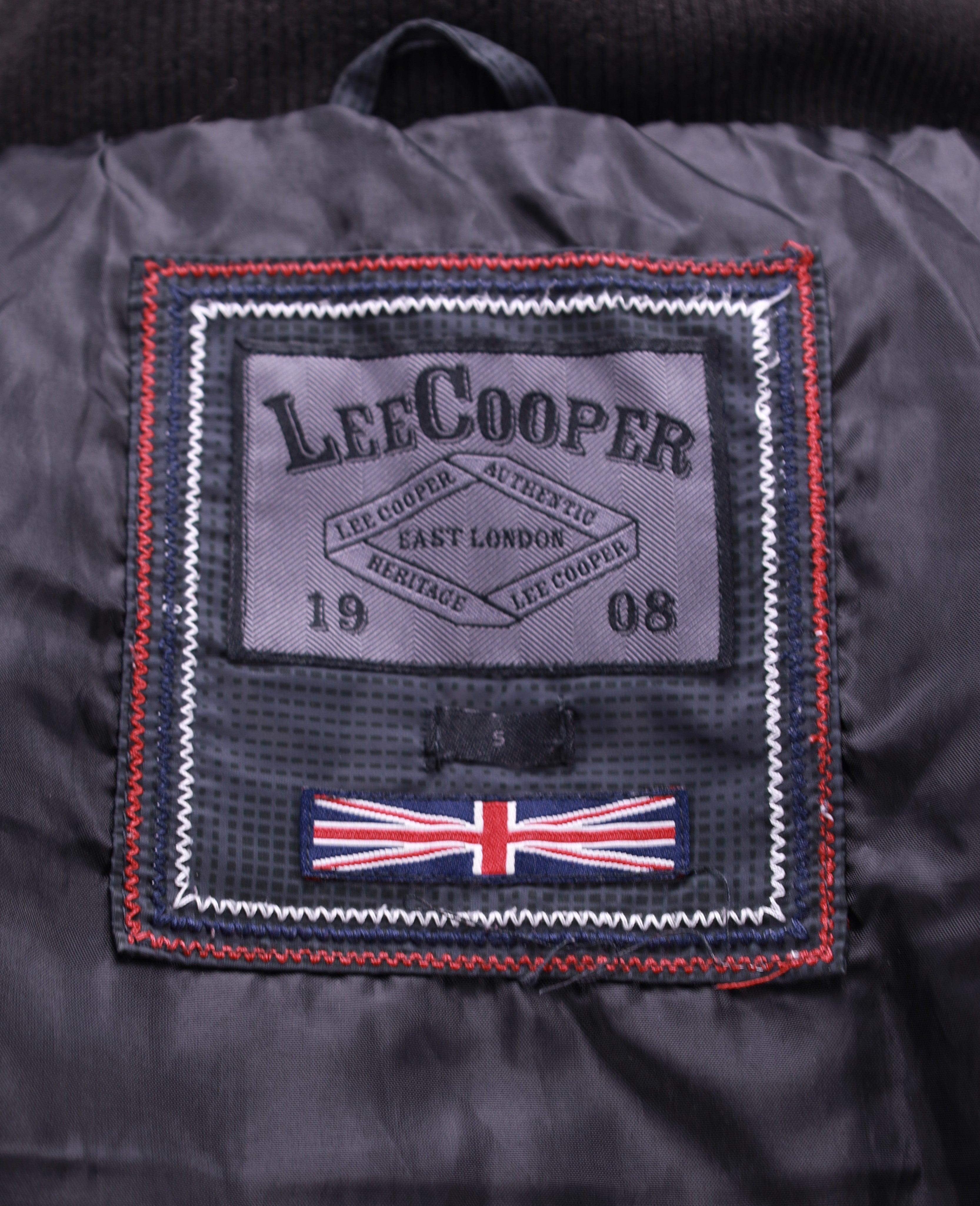 Яке Lee Cooper