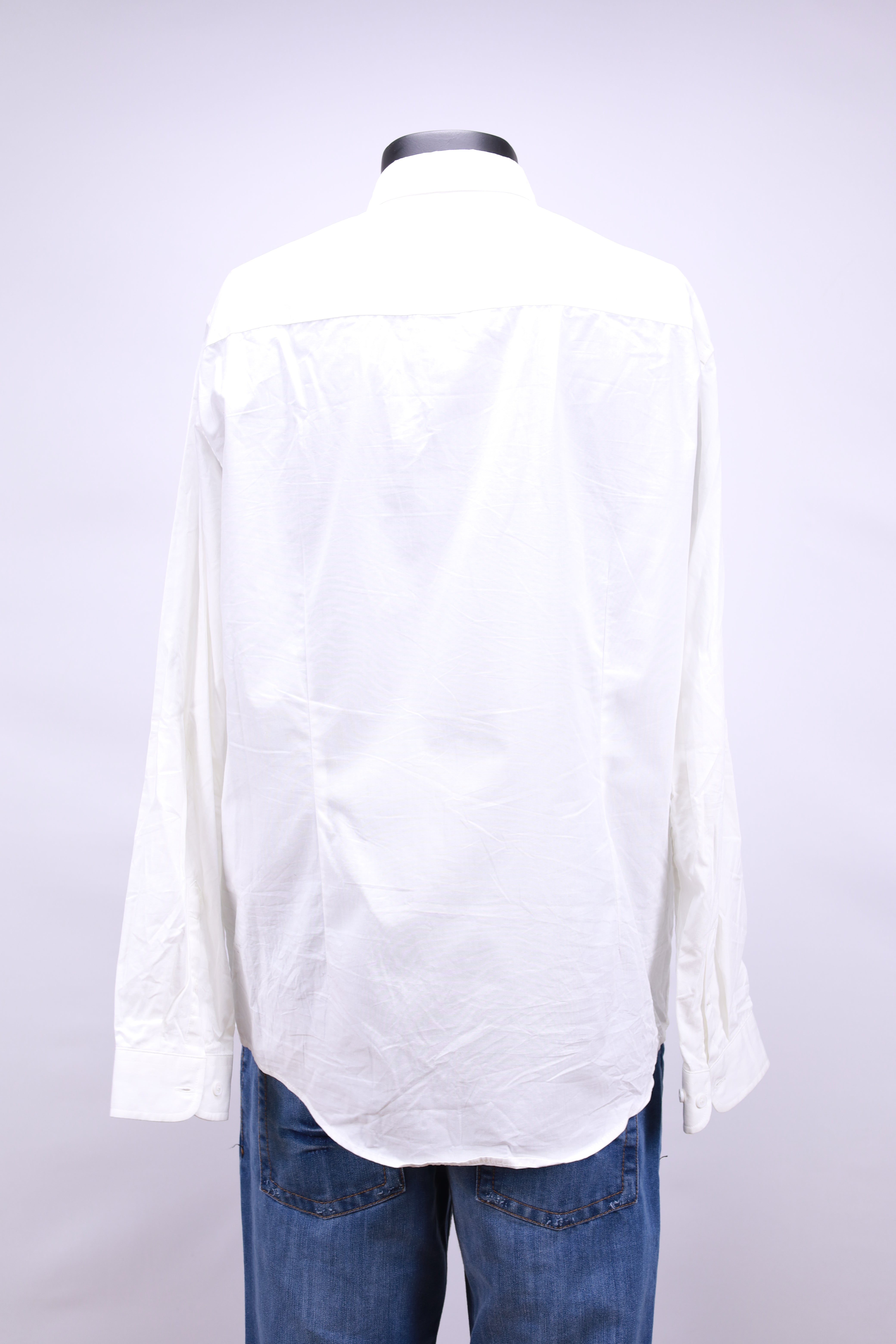 Бяла риза Pier One