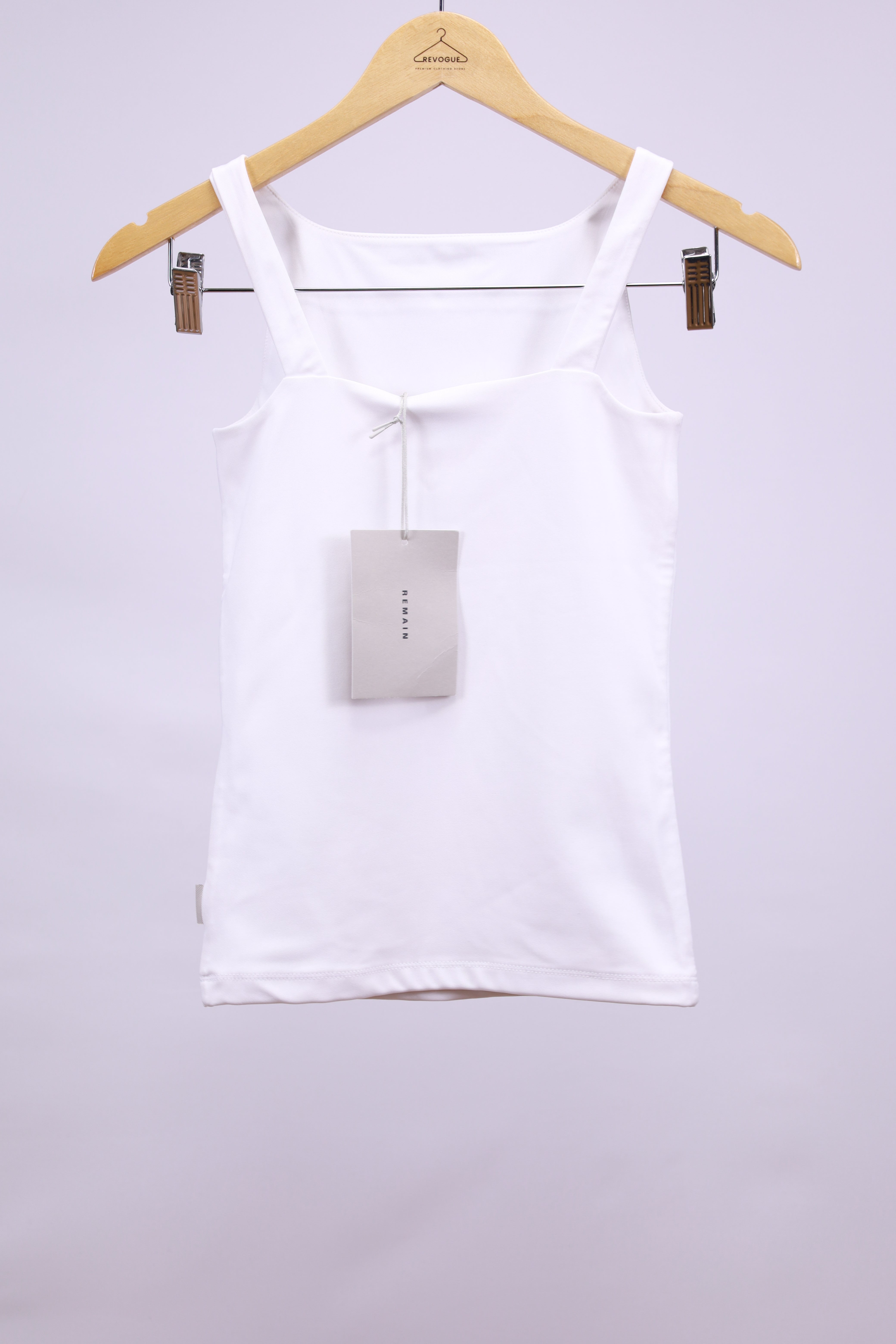 Бял топ Remain