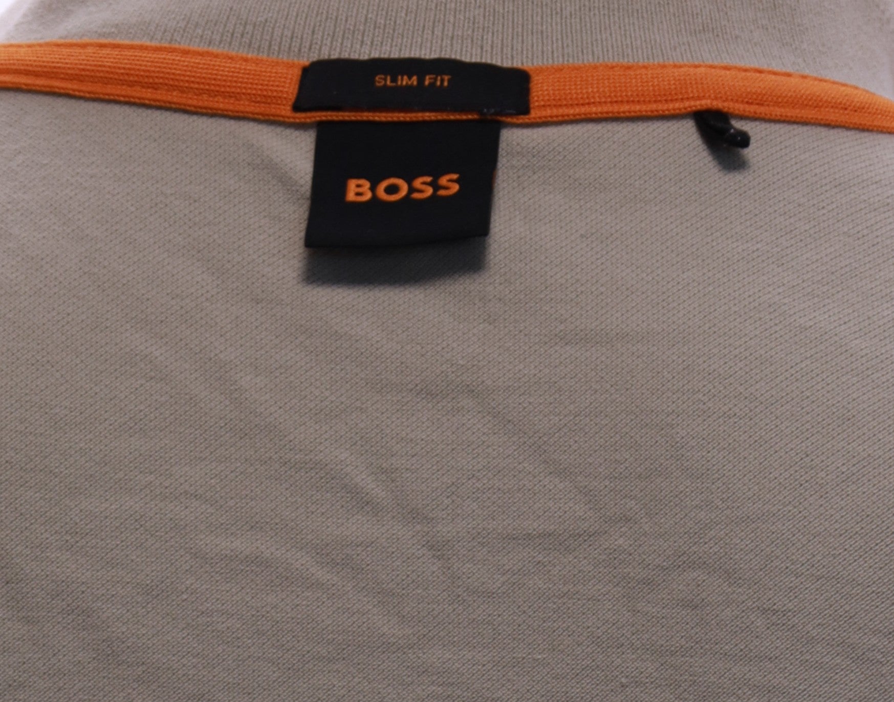 Бежова тениска с яка BOSS XL