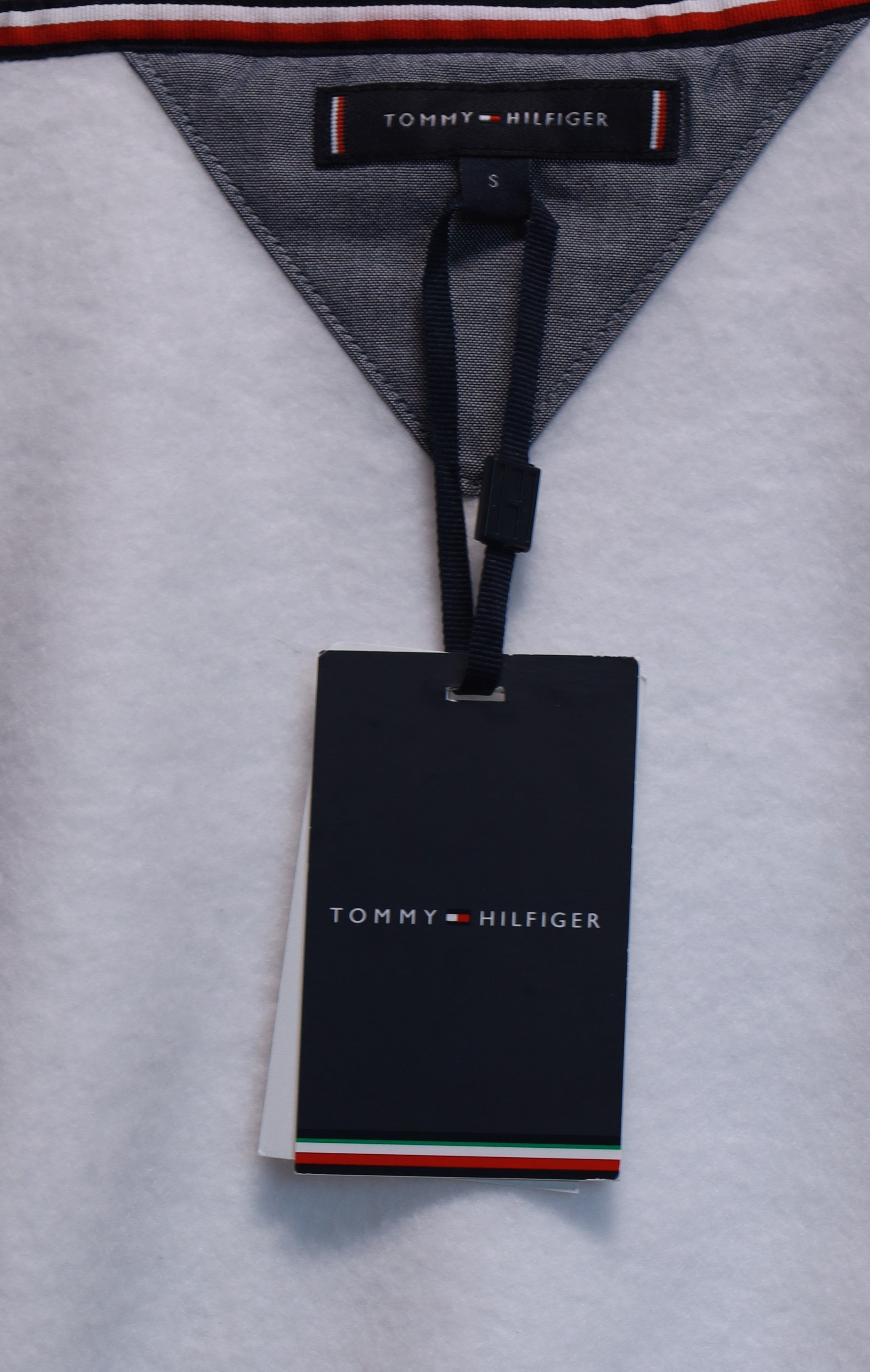 Бял суичър Tommy S